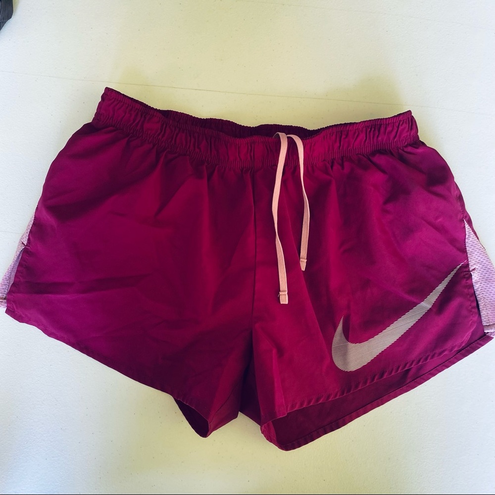 Nike Swoosh Size Medium Wine Purple Shorts w Linin - Picture 1 of 6